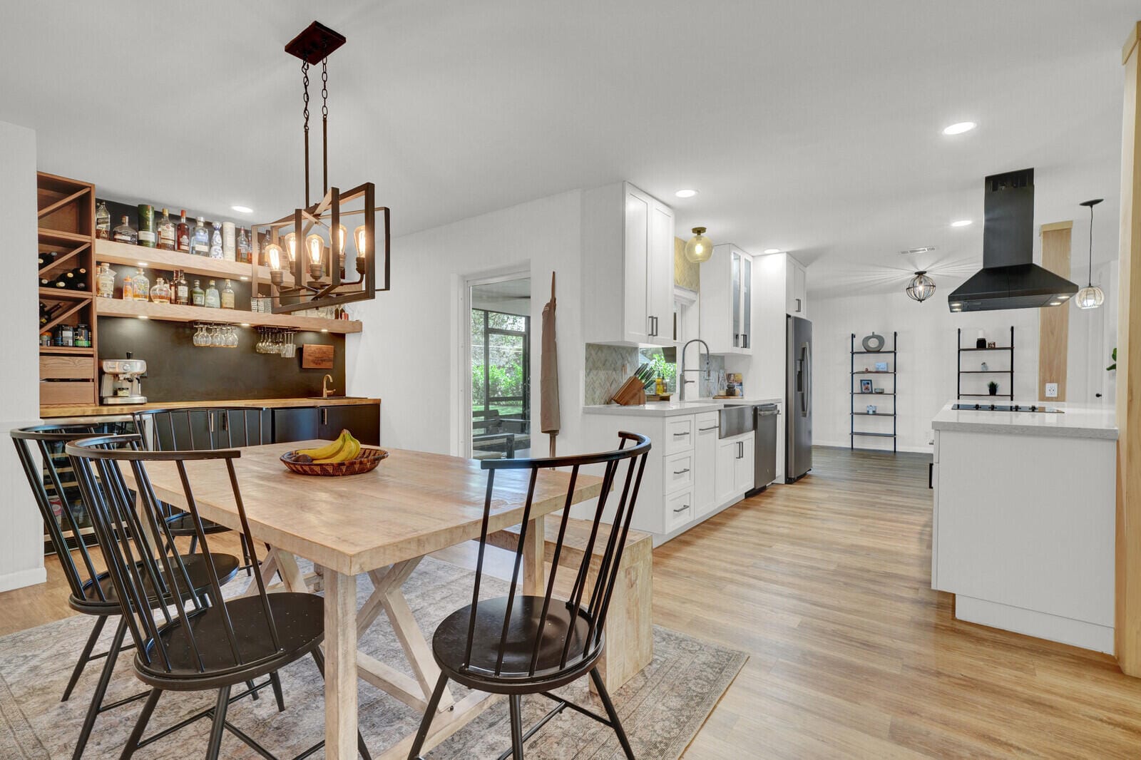 824 N Bel Air Drive — photo 9
