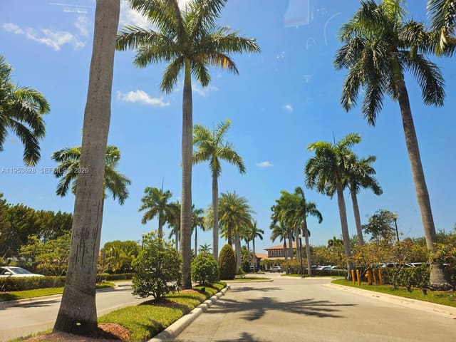 22526 SW 89th Place, sold in Lakes By The Bay Gee, Cutler Bay, FL