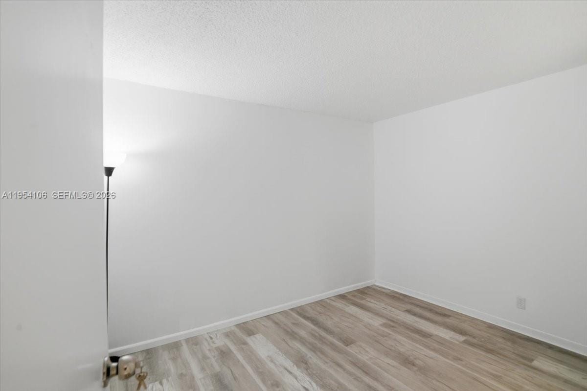 6101 N Falls Cir Drive 309 — photo 9