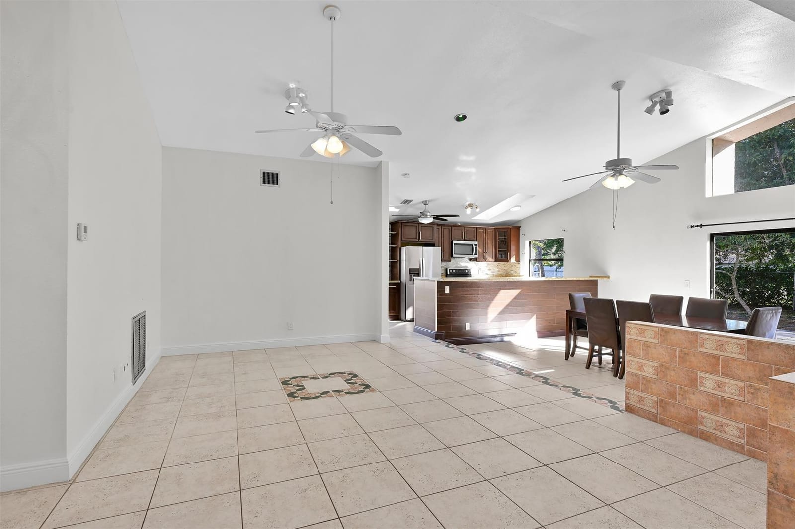 11136 NW 1st Place — photo 3