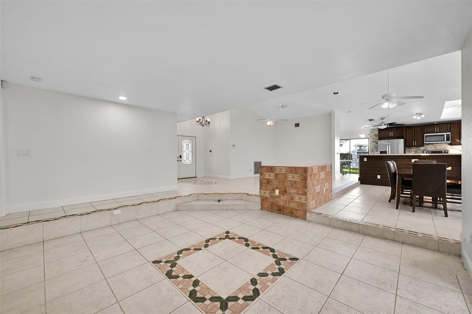 11136 NW 1st Place — photo 7