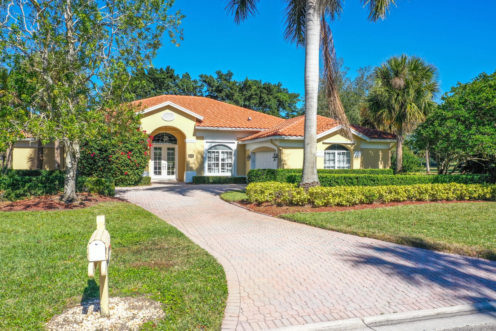 9406 Meadowood Drive, Fort Pierce, FL 34951 photo 2