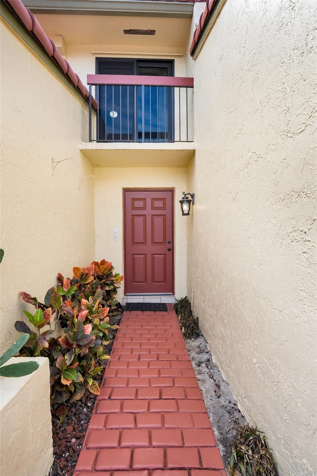 9530 Alcazar Lane 9530 — photo 2