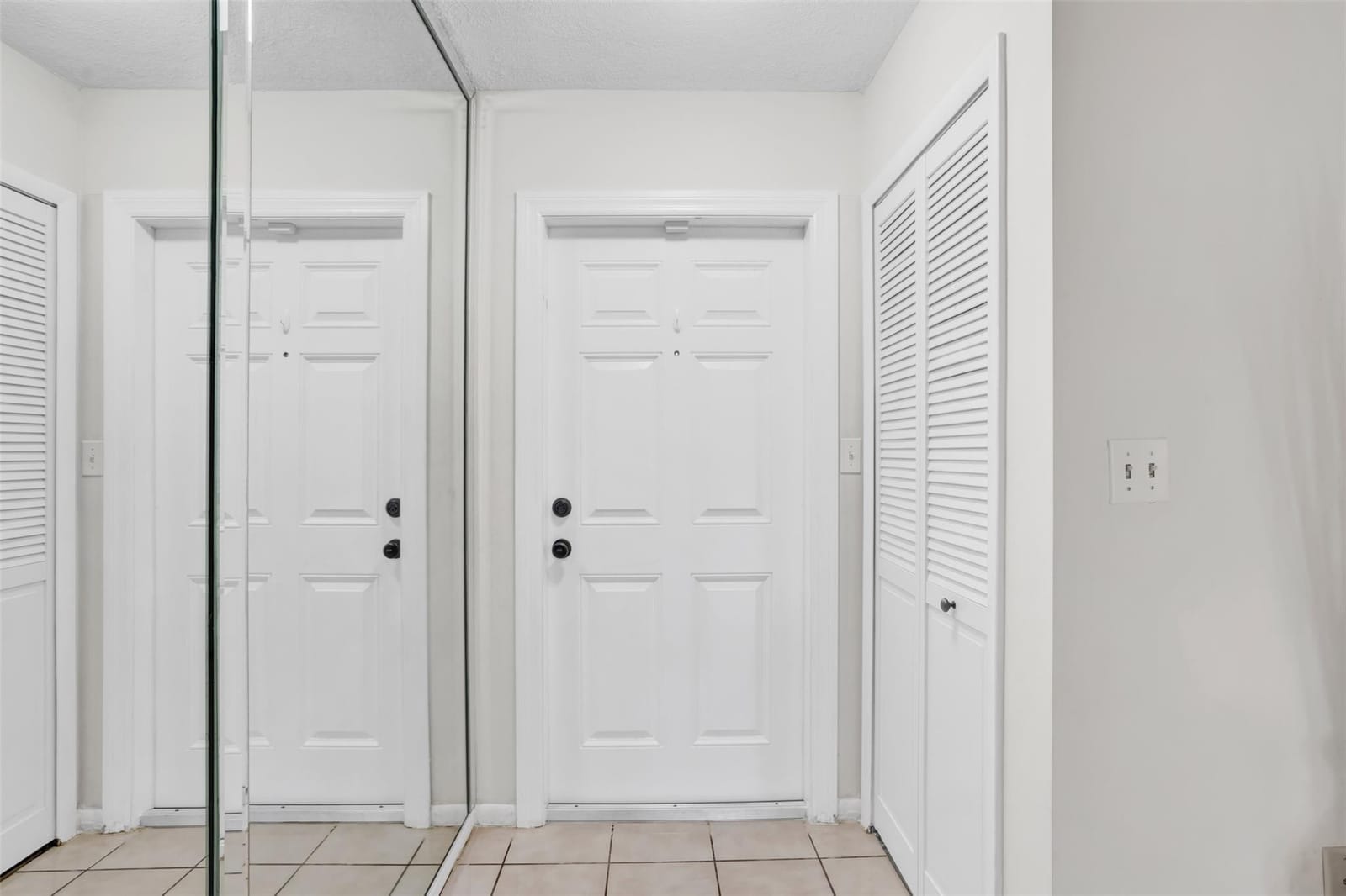 9530 Alcazar Lane 9530 — photo 5