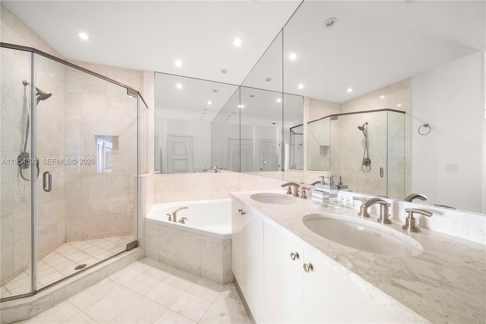 901 Brickell Key Boulevard 3706, Miami, FL 33131 photo 18