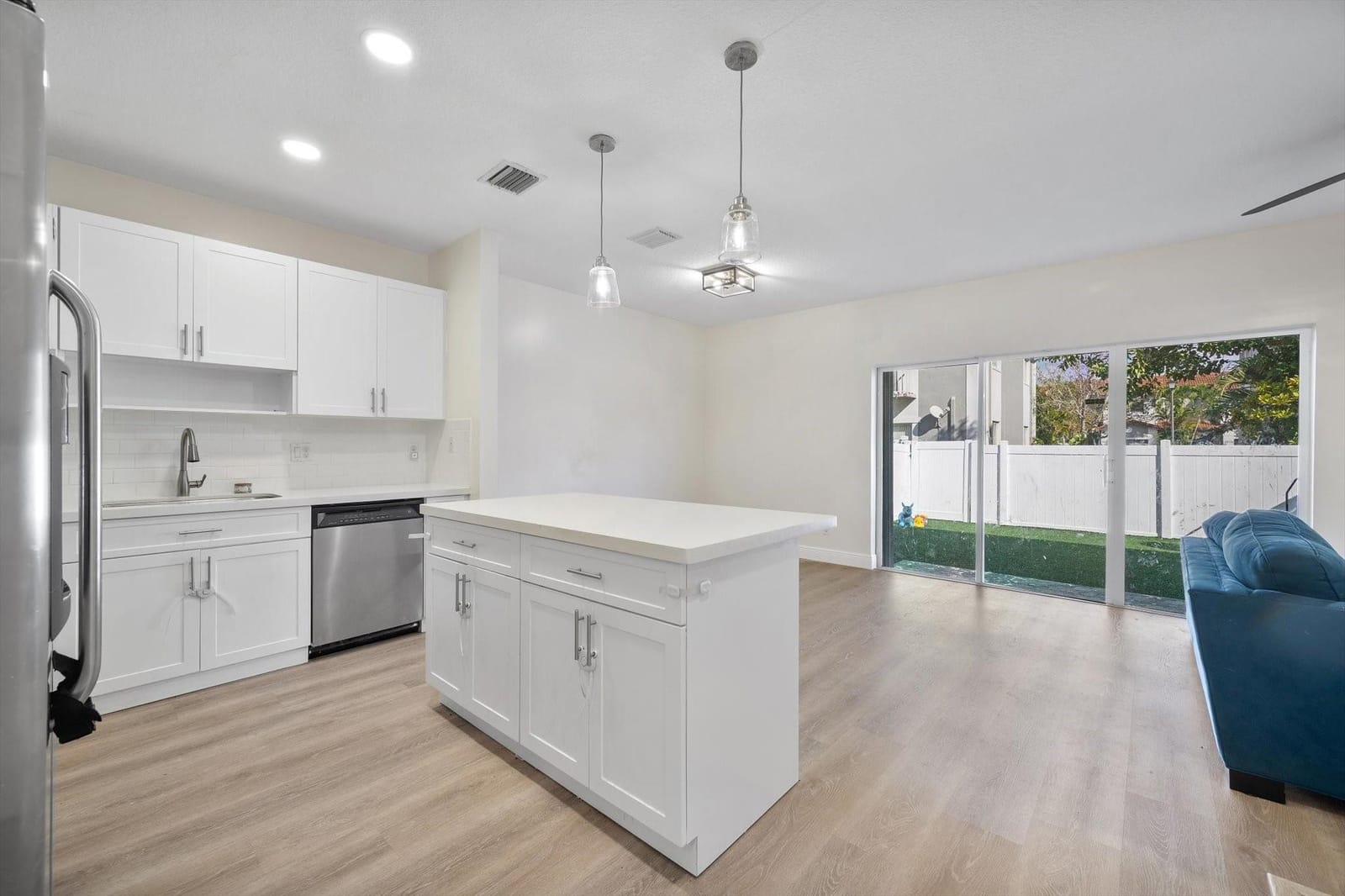 2851 SW 127th Way — photo 4