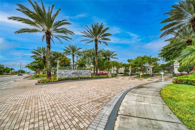 4360 NW 107th Avenue 207, sold in Enclave At Doral Condo No, Doral, FL