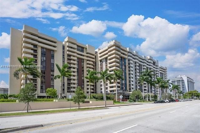 600 Biltmore Way 1217