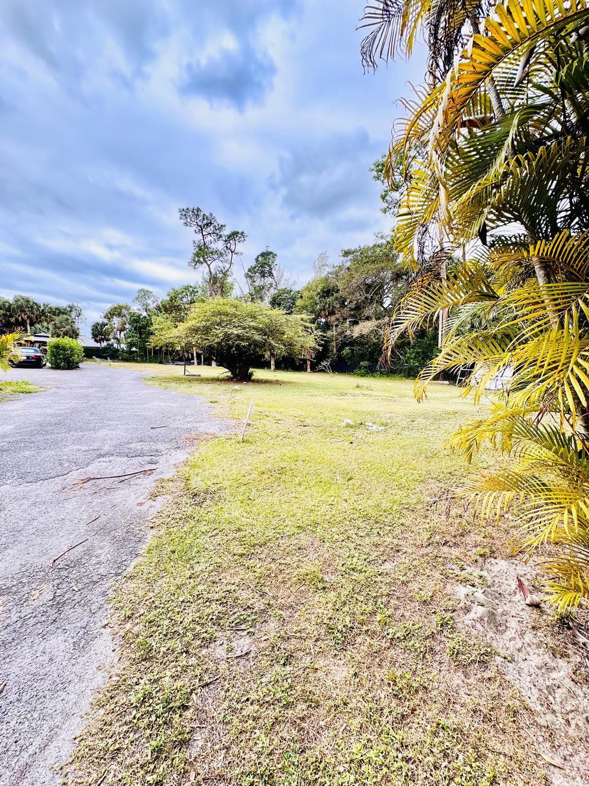 214 Westwood Circle E, West Palm Beach, FL 33411 photo 3