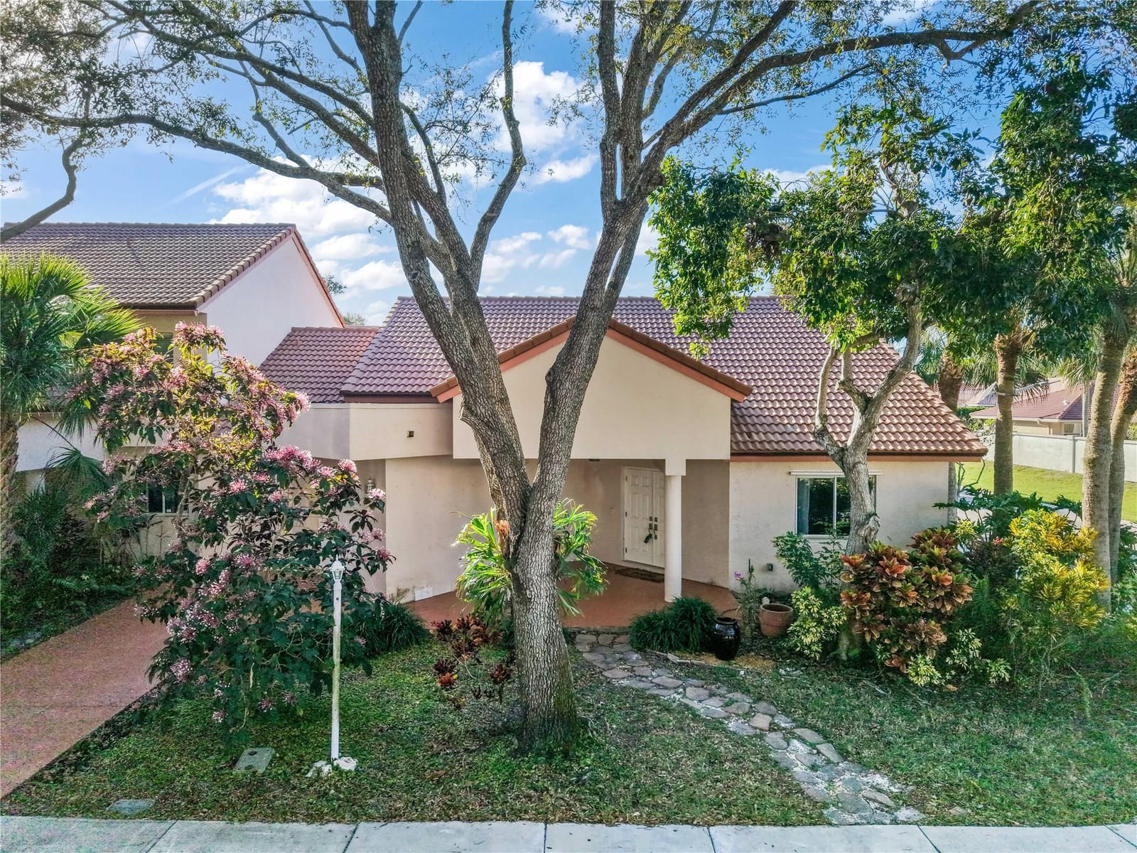 10945 W Broward Boulevard 10945 — photo 2