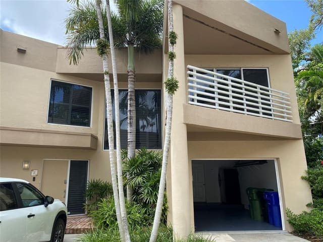 101 SE 15th Avenue E, Fort Lauderdale, FL 33301
