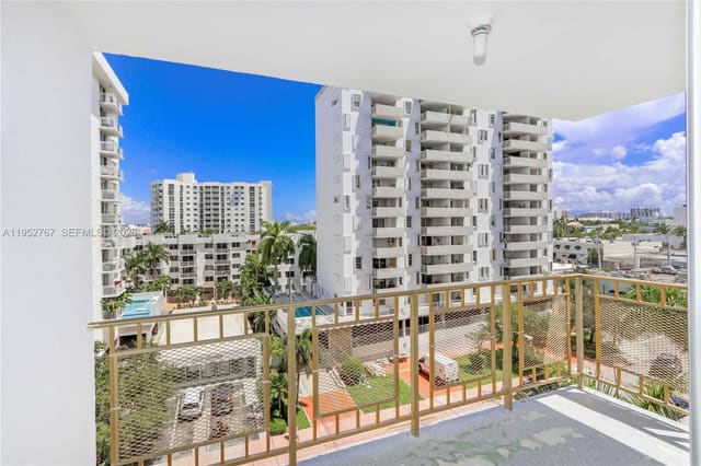 1340 Lincoln Road 708, sold in Golden House, Miami Beach, FL