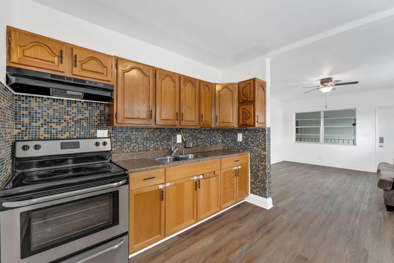7401 Pines Boulevard 201 — photo 8