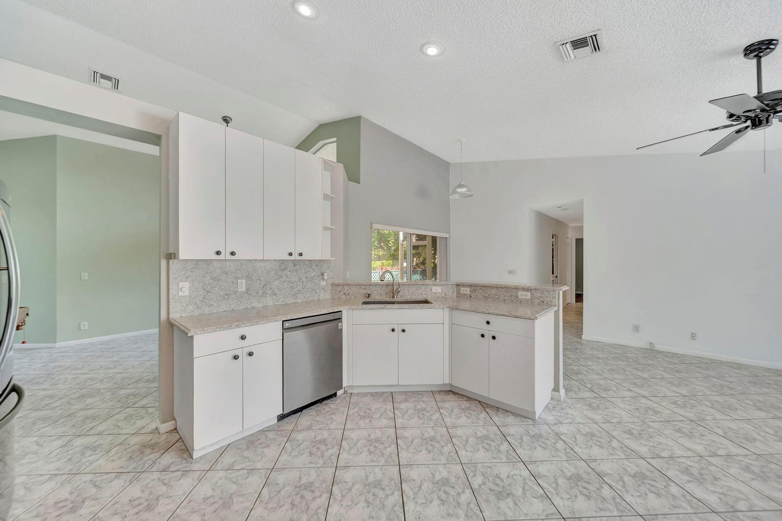 5708 NW 47th Court — photo 7