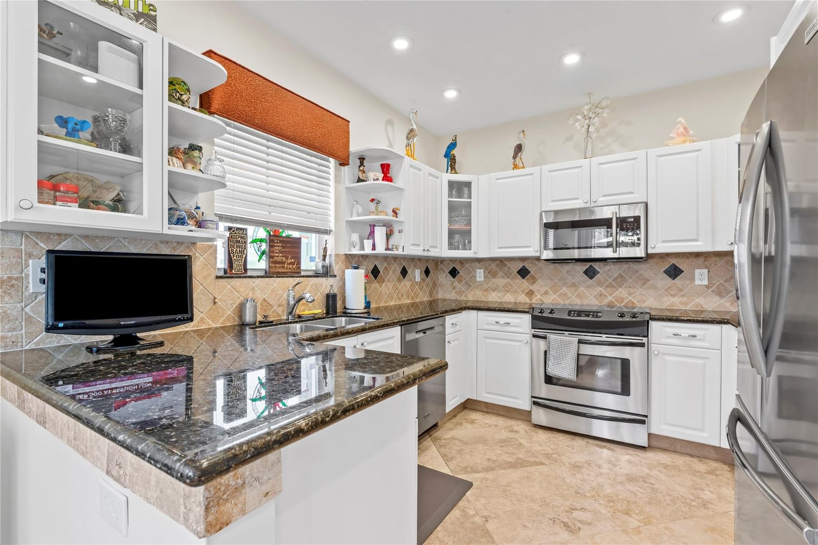 1554 Yellowheart Way 1554, Hollywood, FL 33019 photo 14