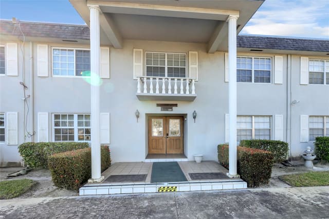 1560 Mckinley Street 210W, sold in Mayfair Apt Co-Op, Hollywood, FL