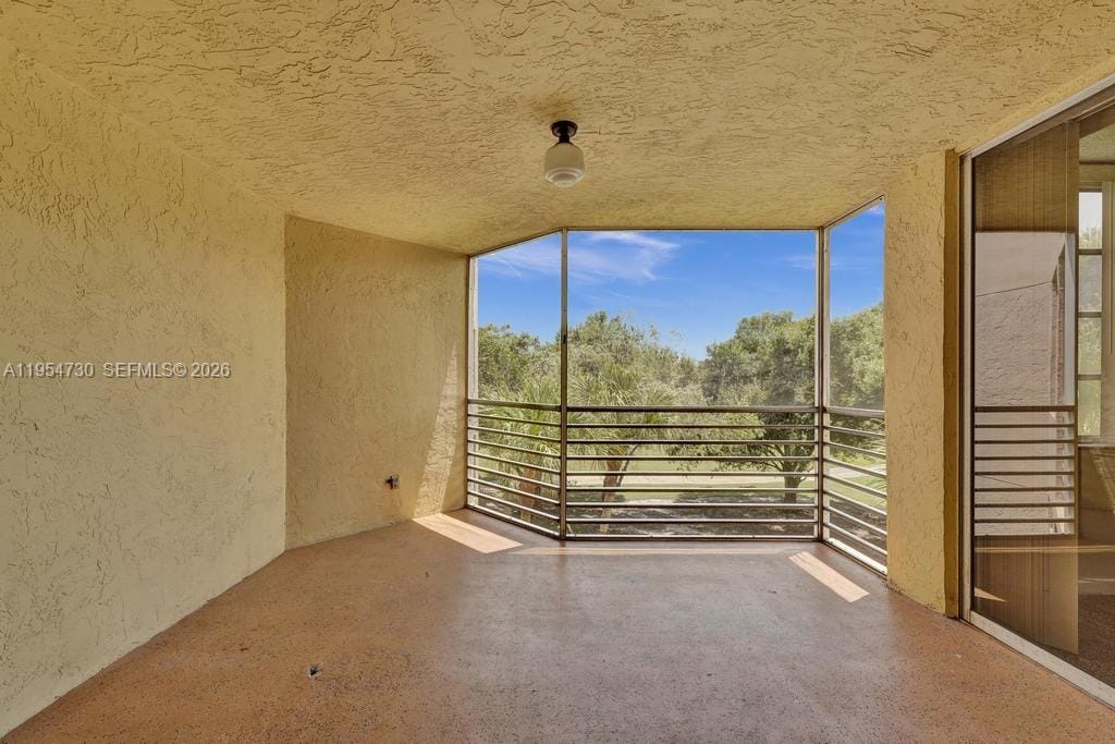 9520 Seagrape Drive 306, Davie, FL 33324 photo 2