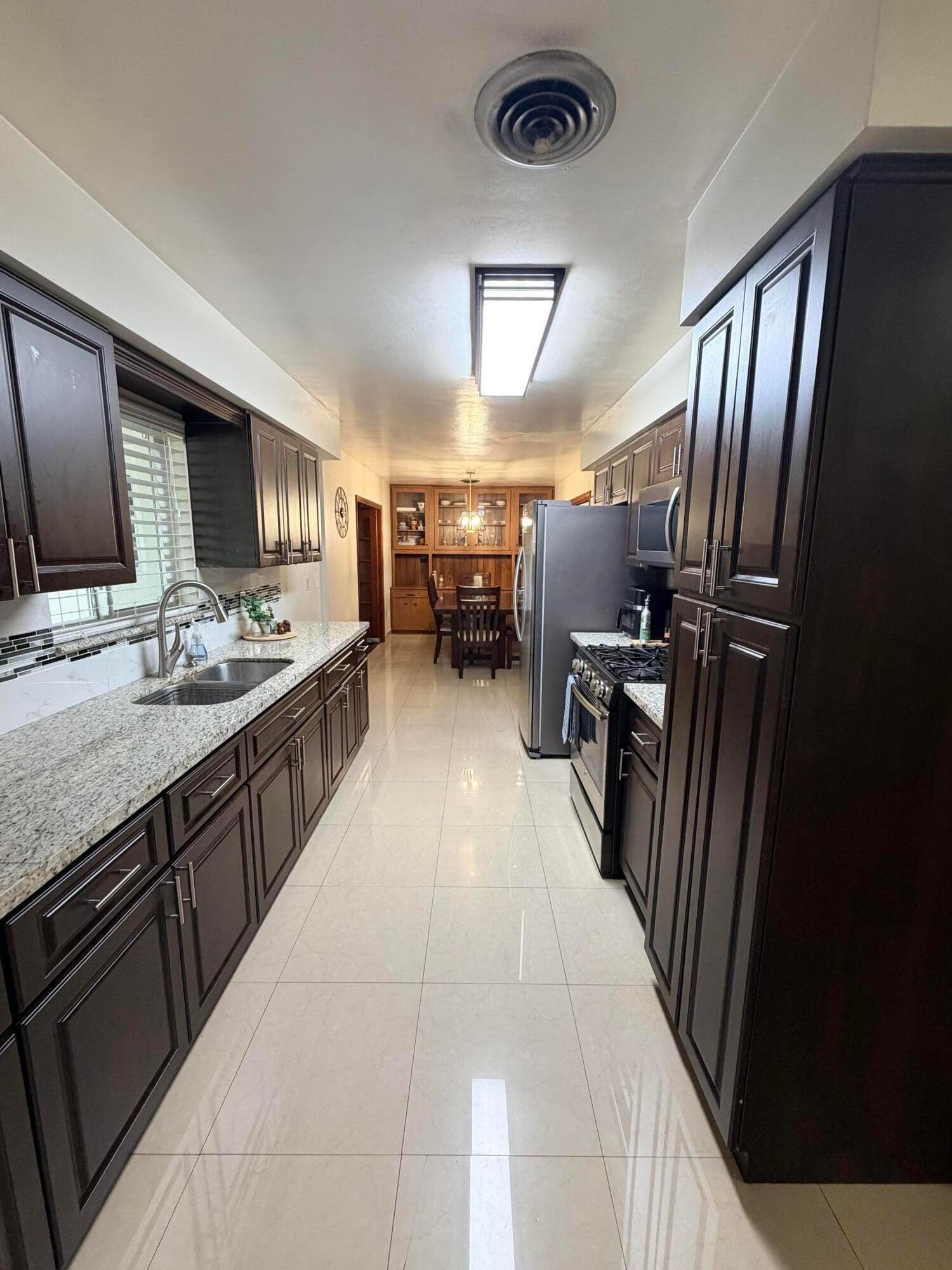 955 NW 4th St Street — photo 11