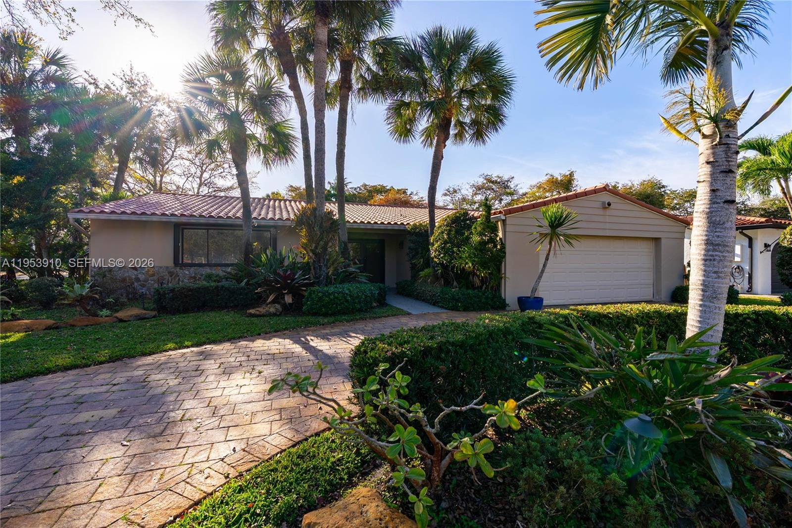 6371 Hutchinson Road, Miami Lakes, FL 33014