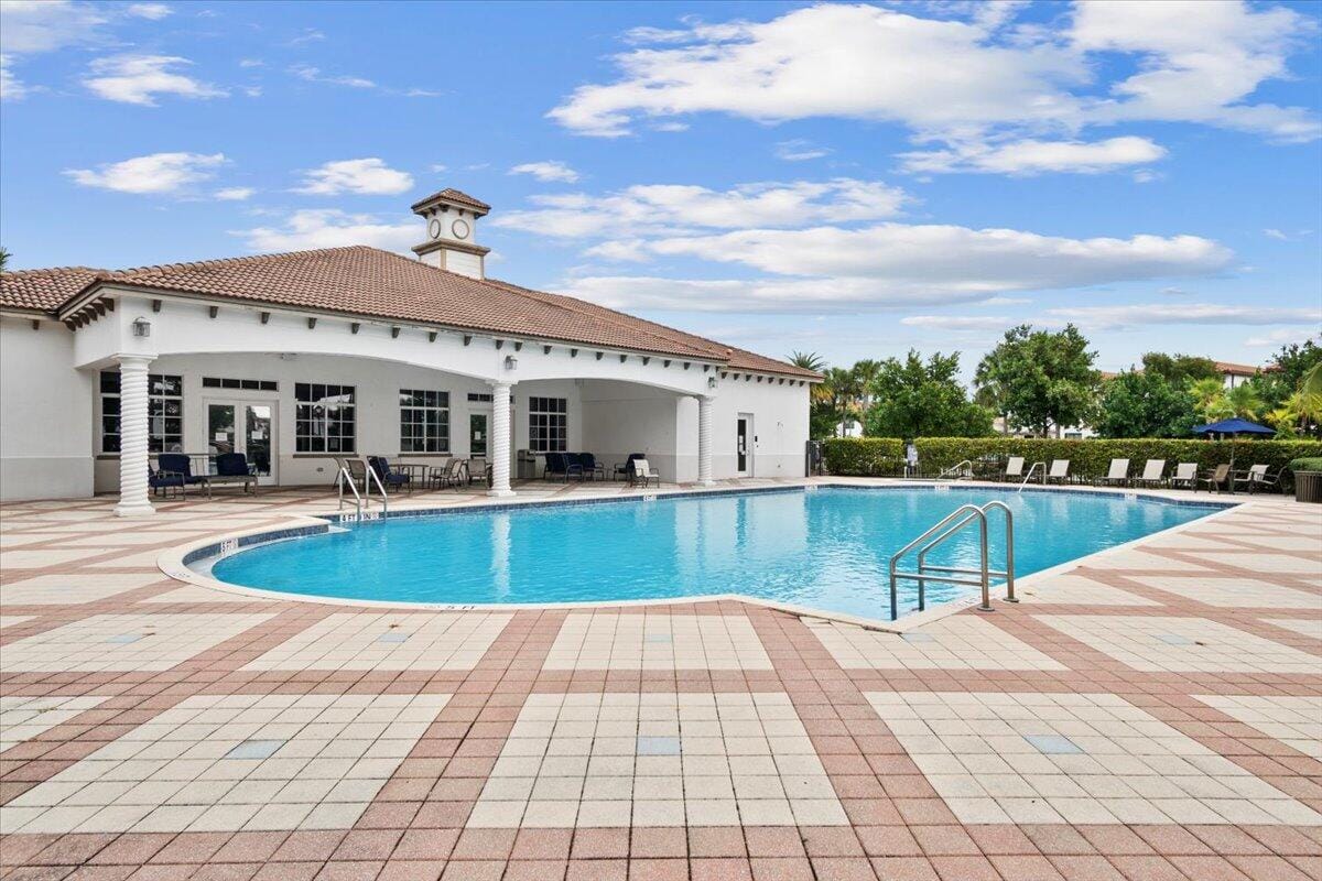 6013 Woods Edge Circle, Riviera Beach, FL 33410 photo 28