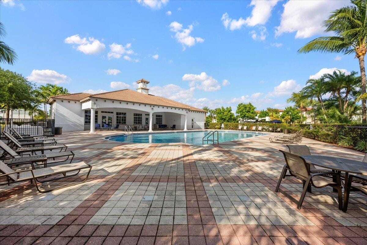 6013 Woods Edge Circle, Riviera Beach, FL 33410 photo 29