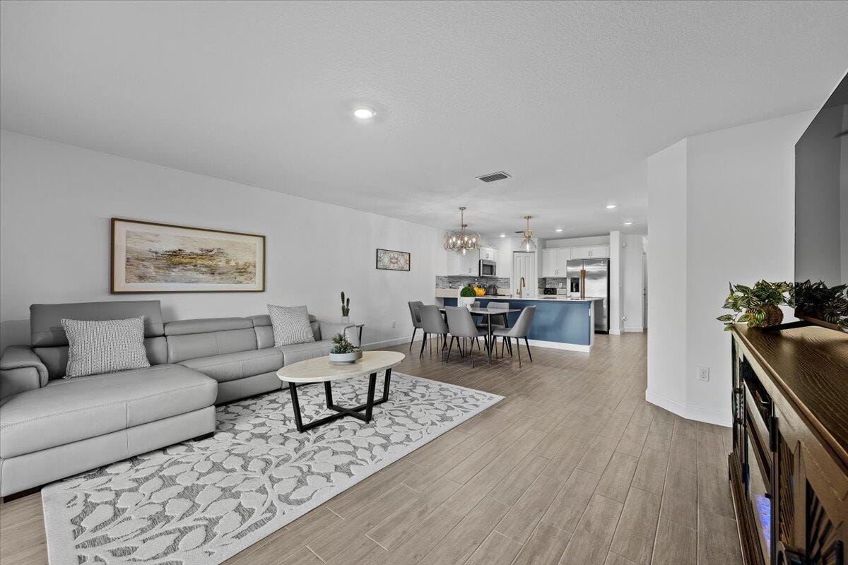 6013 Woods Edge Circle, Riviera Beach, FL 33410 photo 4