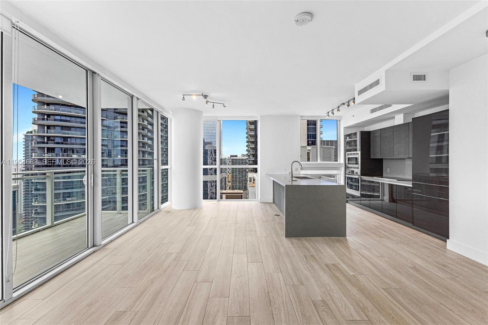 1080 Brickell Avenue 3909, Miami, FL 33131, Miami
