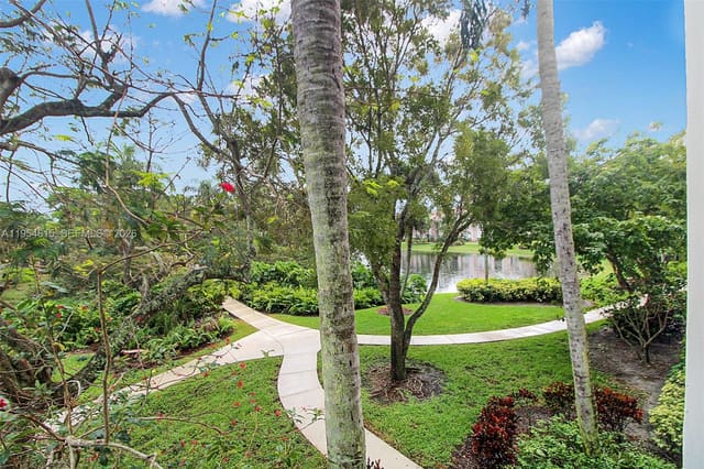12136 Saint Andrews Place 204, Miramar, FL 33025