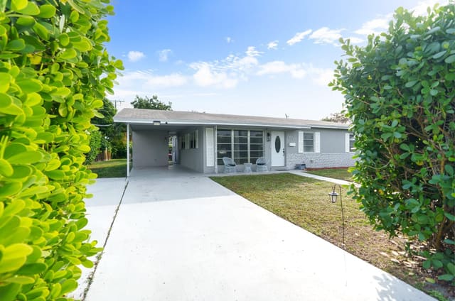 1475 7th Street, sold in Roosevelt Estates, West Palm Beach, FL