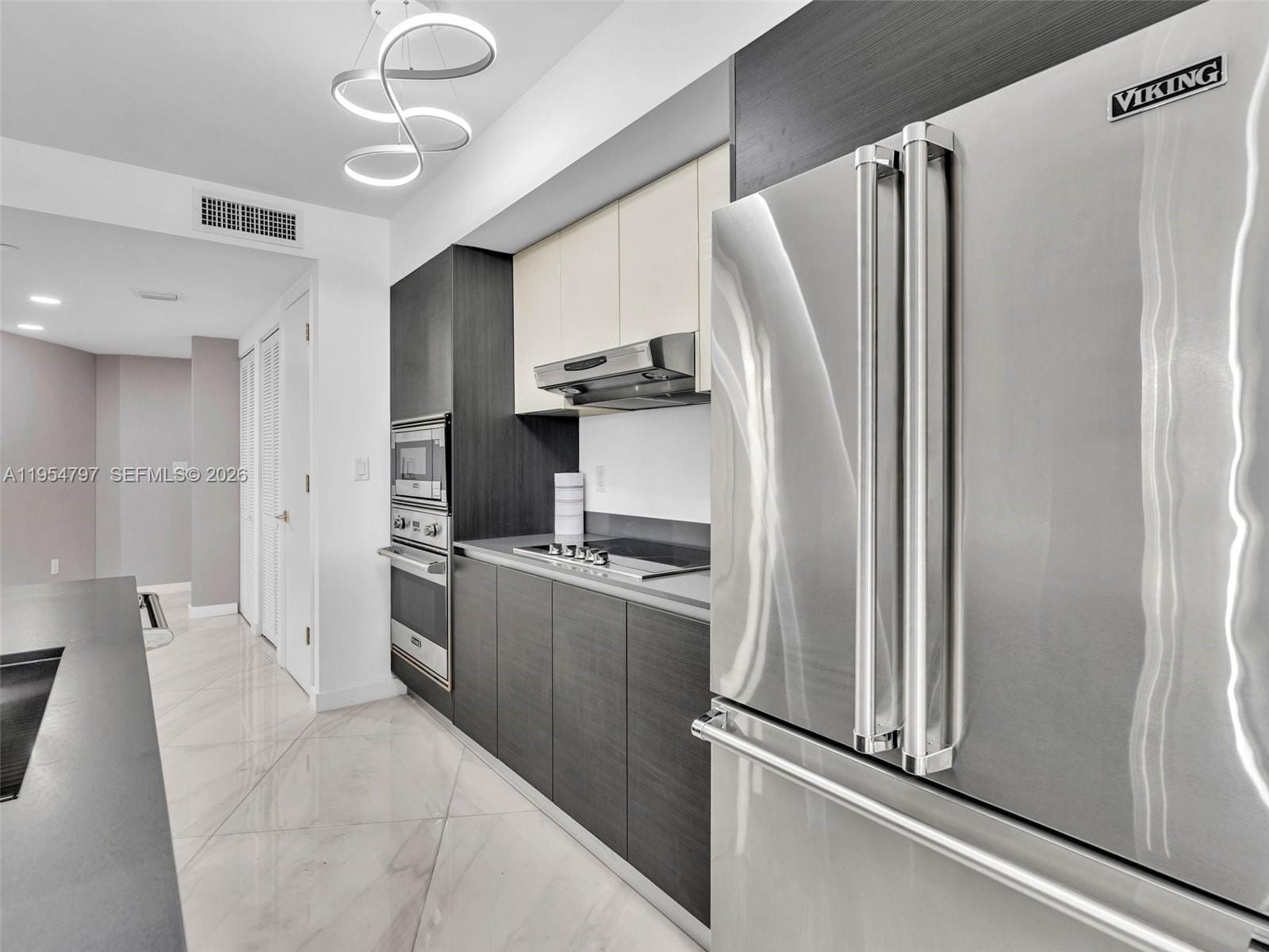9821 E Bay Harbor Drive 302, Bay Harbor Islands, FL 33154
