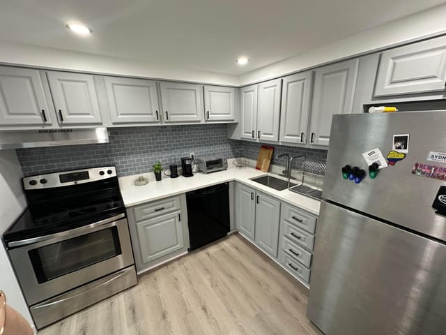 500 Executive Center Drive 3h, Breakwaters, West Palm Beach, FL