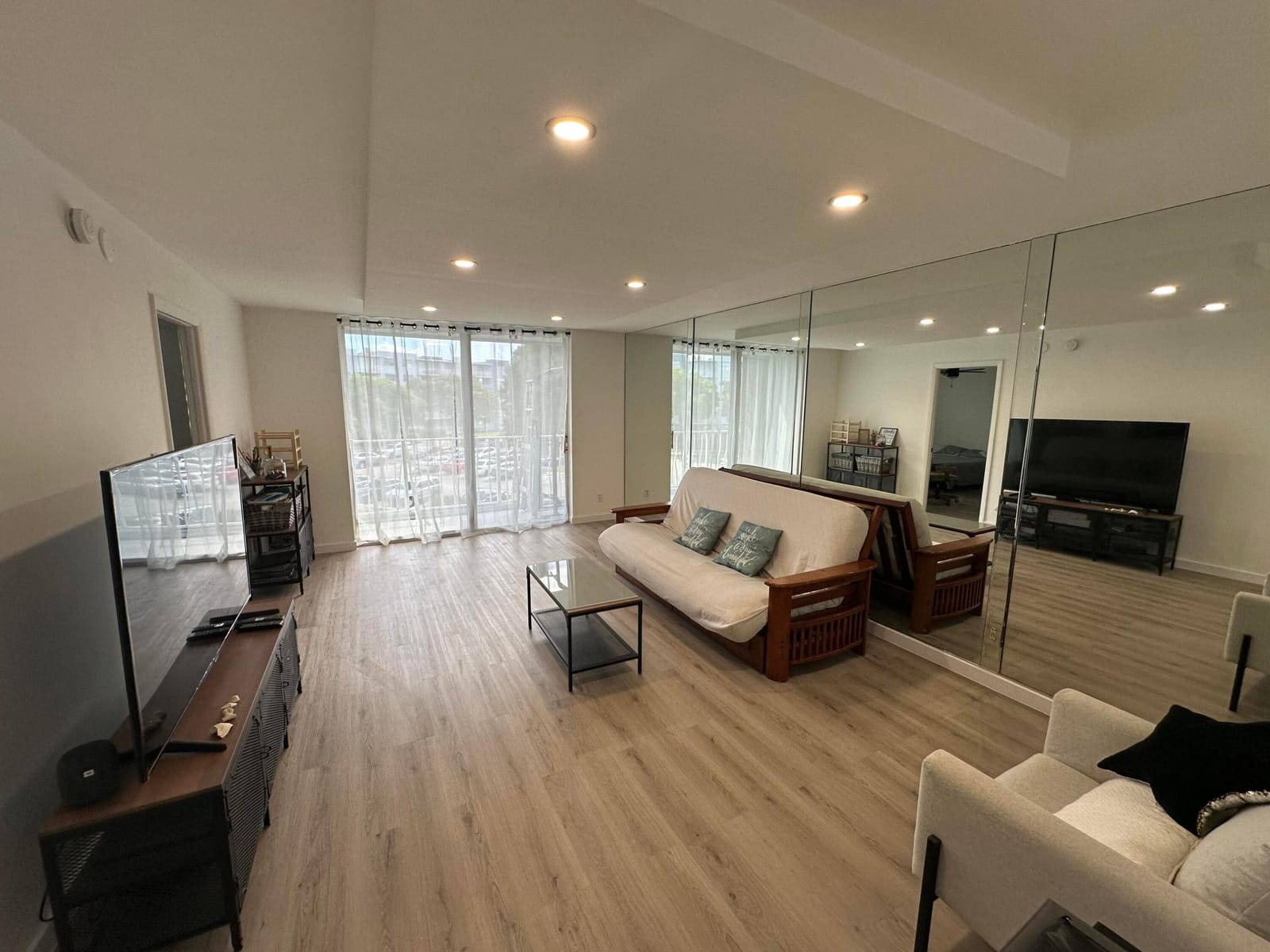 500 Executive Center Drive 3h — photo 3
