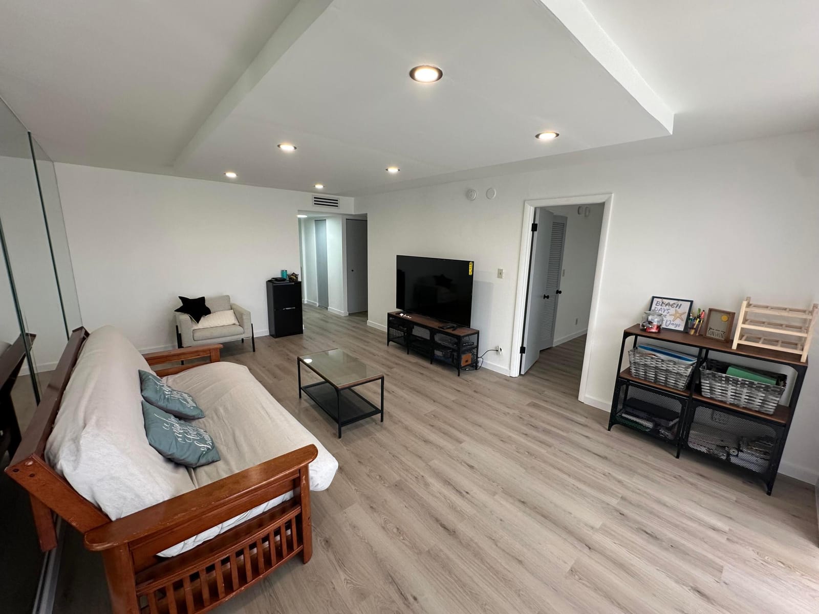 500 Executive Center Drive 3h — photo 4