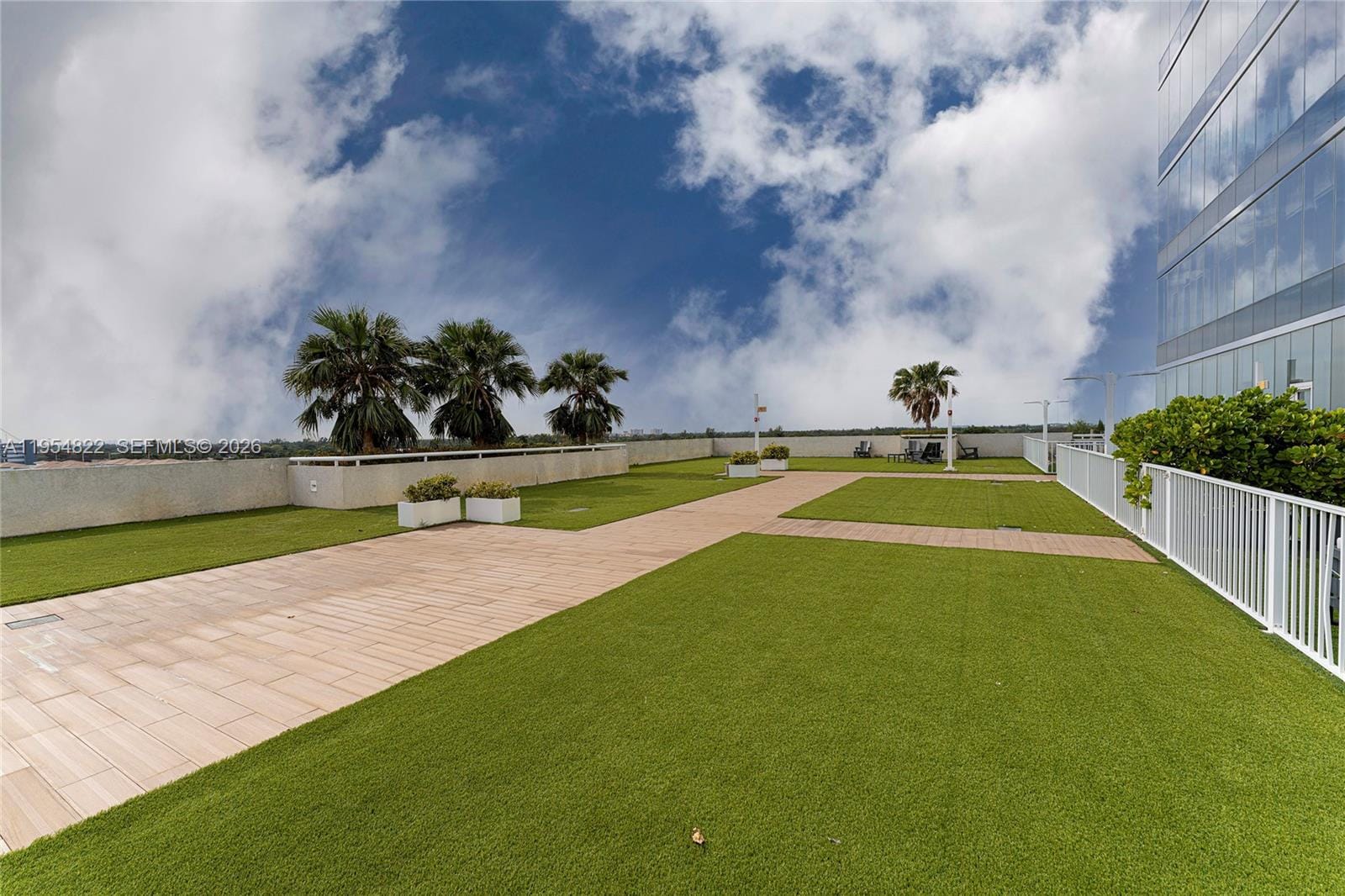 20200 W Dixie Highway 903 — photo 3