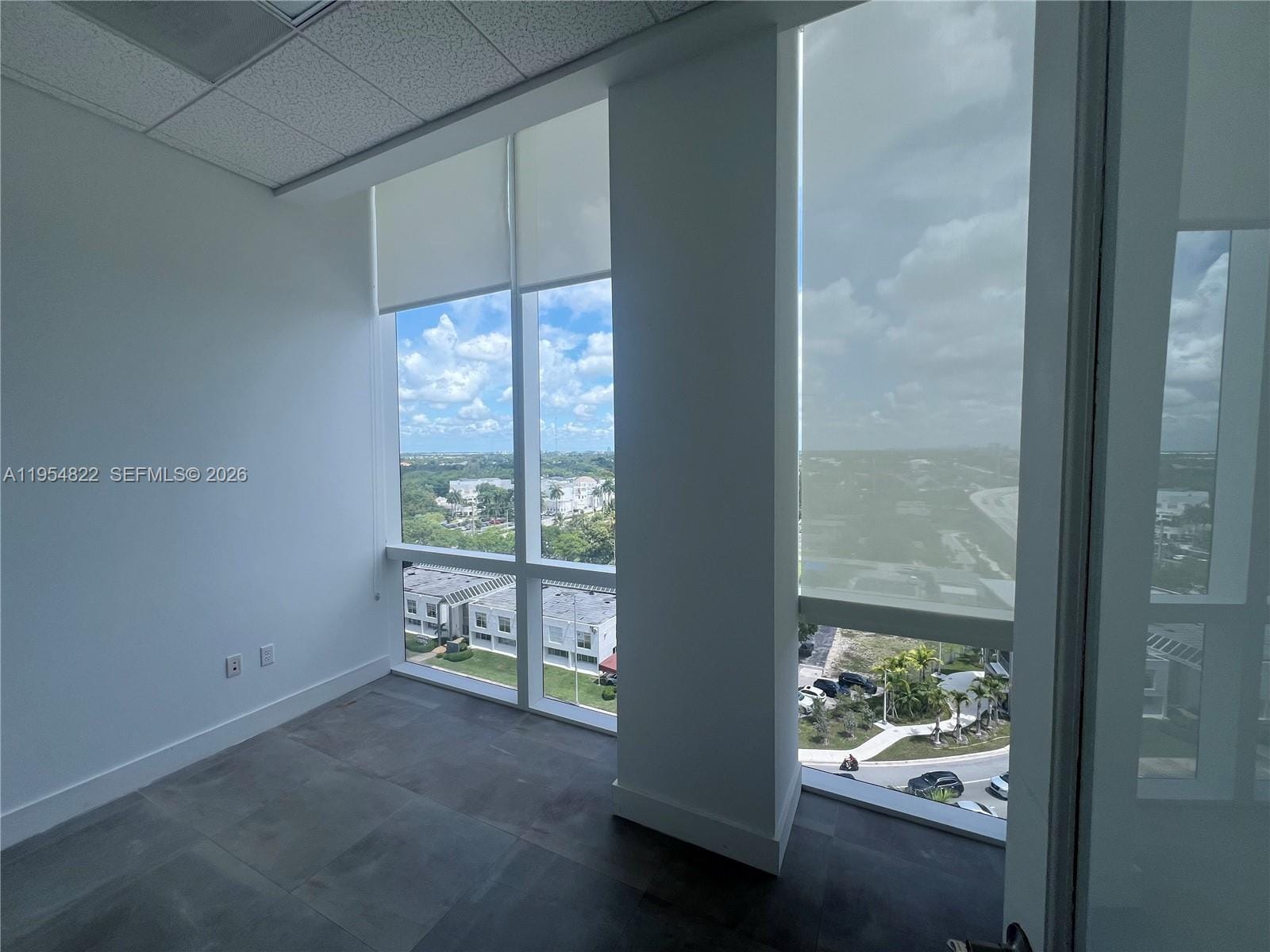 20200 W Dixie Highway 903, Miami, FL 33180 photo 25