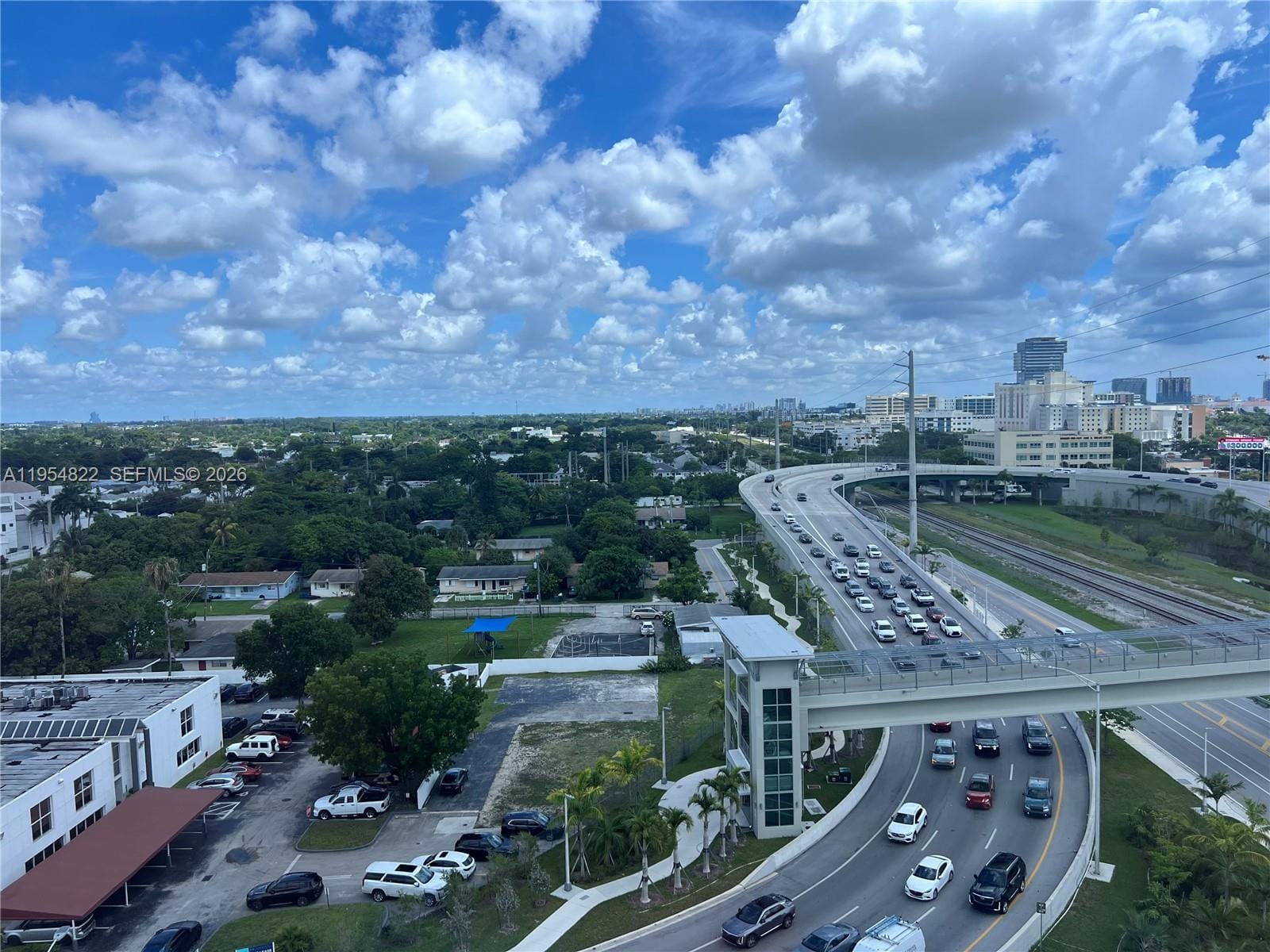 20200 W Dixie Highway 903, Miami, FL 33180 photo 27