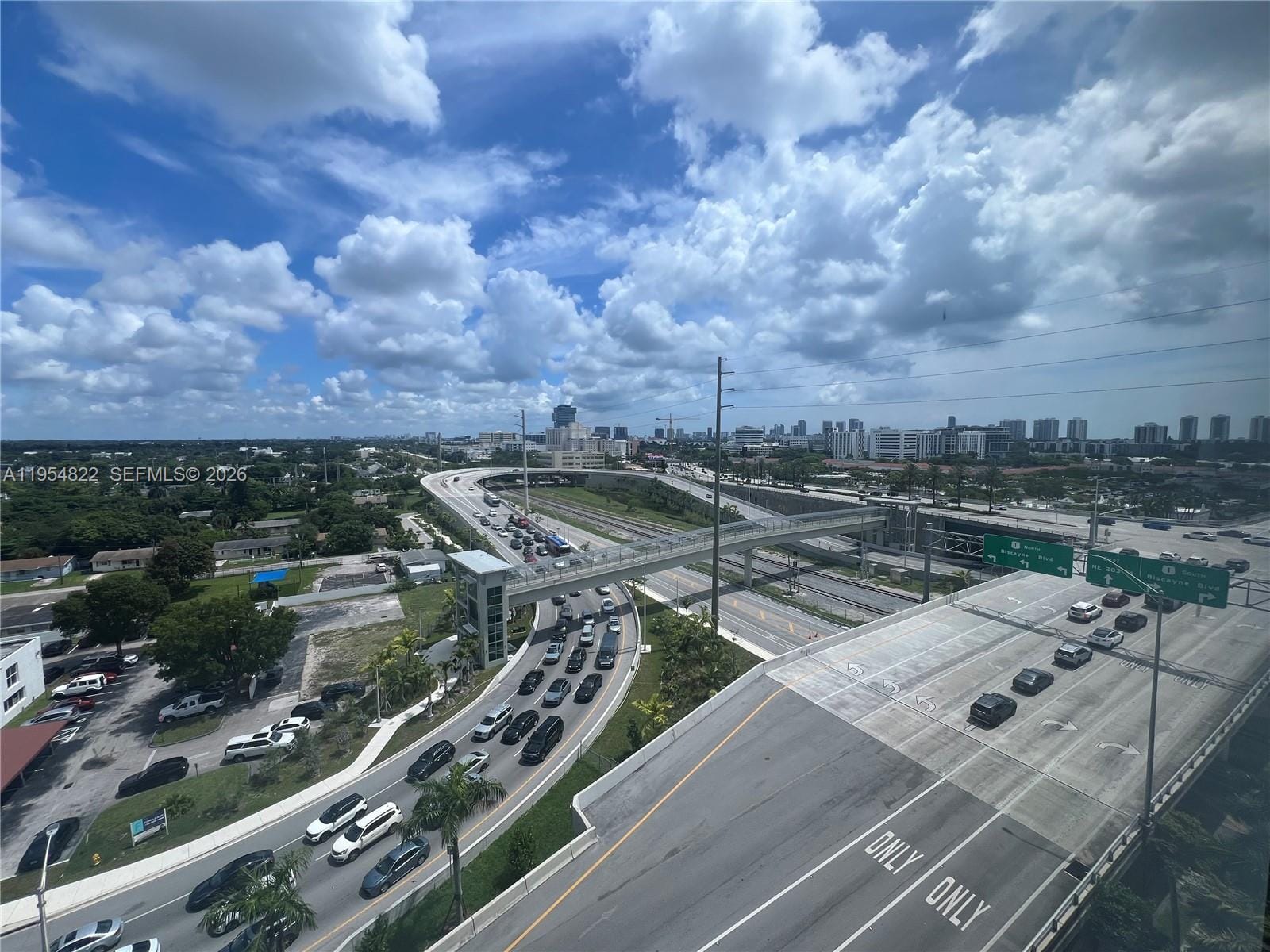20200 W Dixie Highway 903, Miami, FL 33180 photo 30