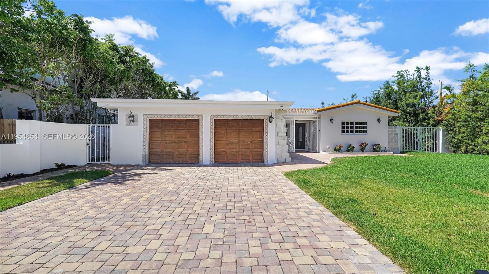 1311 Pierce Street, Hollywood, FL 33019 photo 2