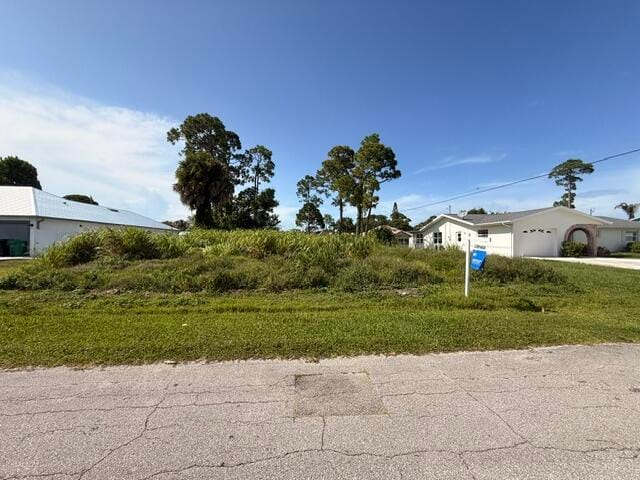 541 NW Placid Avenue — photo 2
