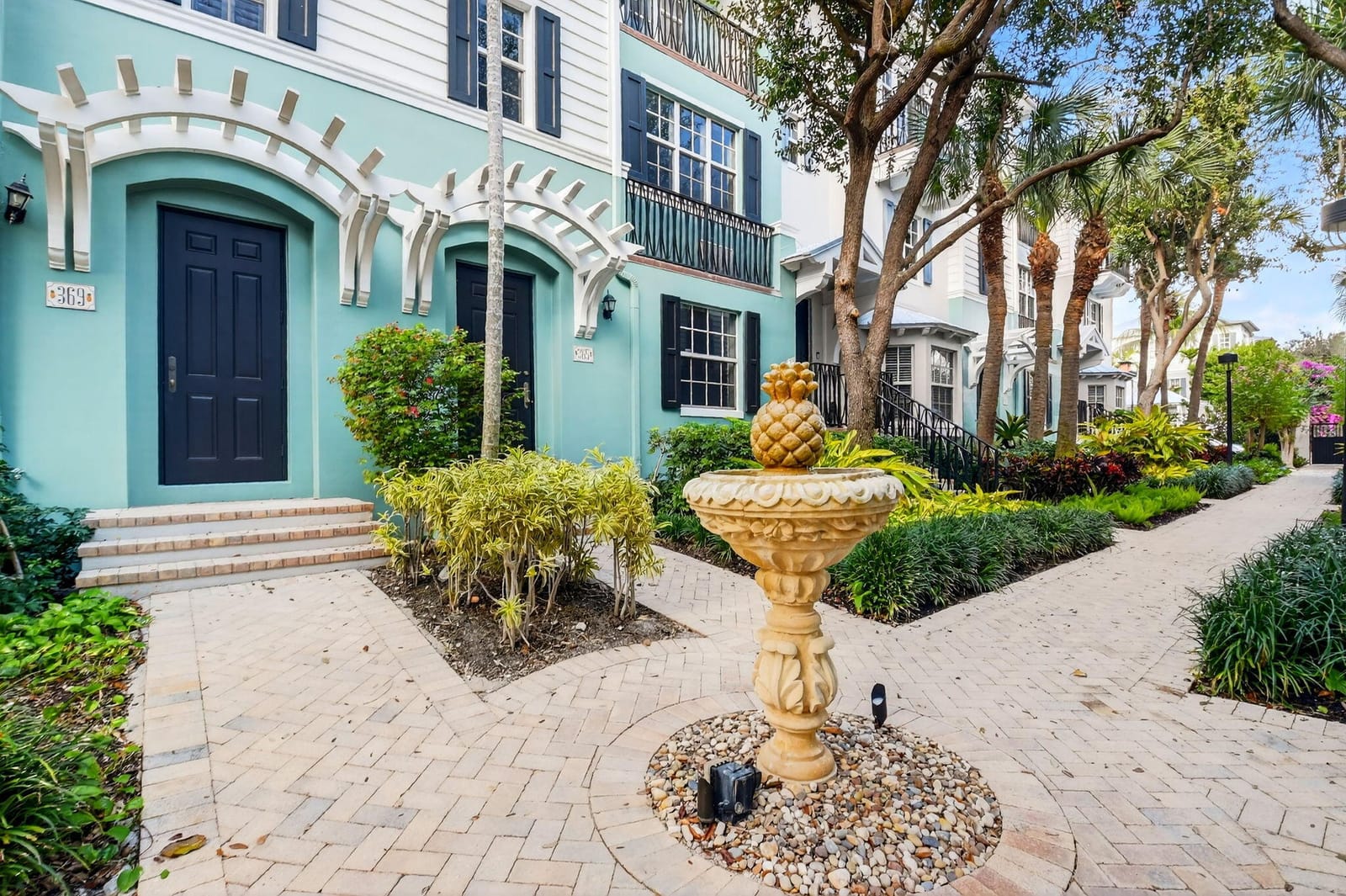 369 W Mallory Circle, Delray Beach, FL 33483 photo 2