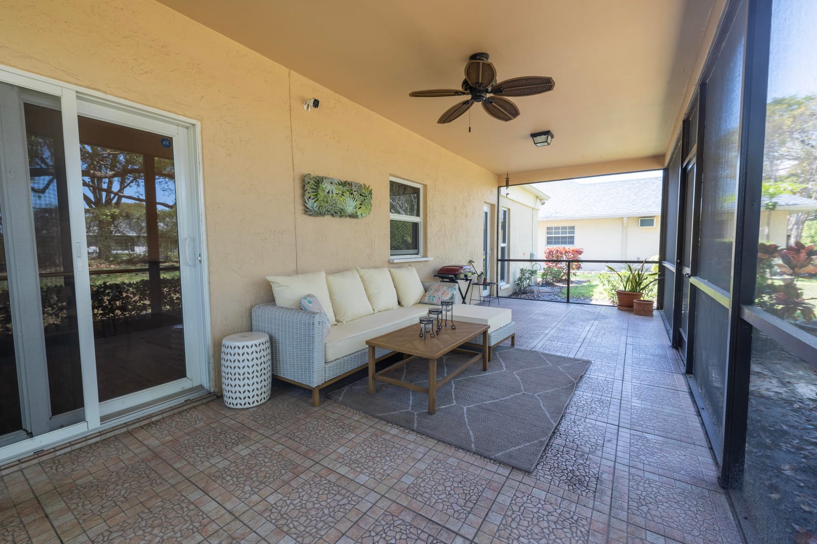 10195 Greentrail Drive — photo 12
