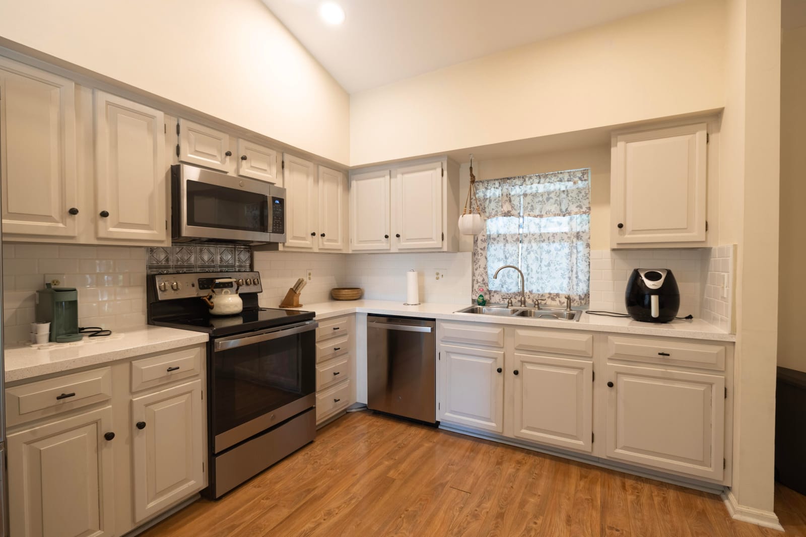 10195 Greentrail Drive — photo 7