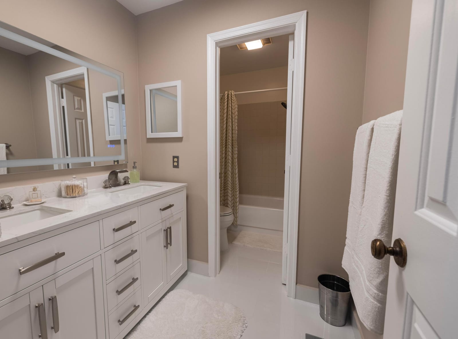10195 Greentrail Drive — photo 9