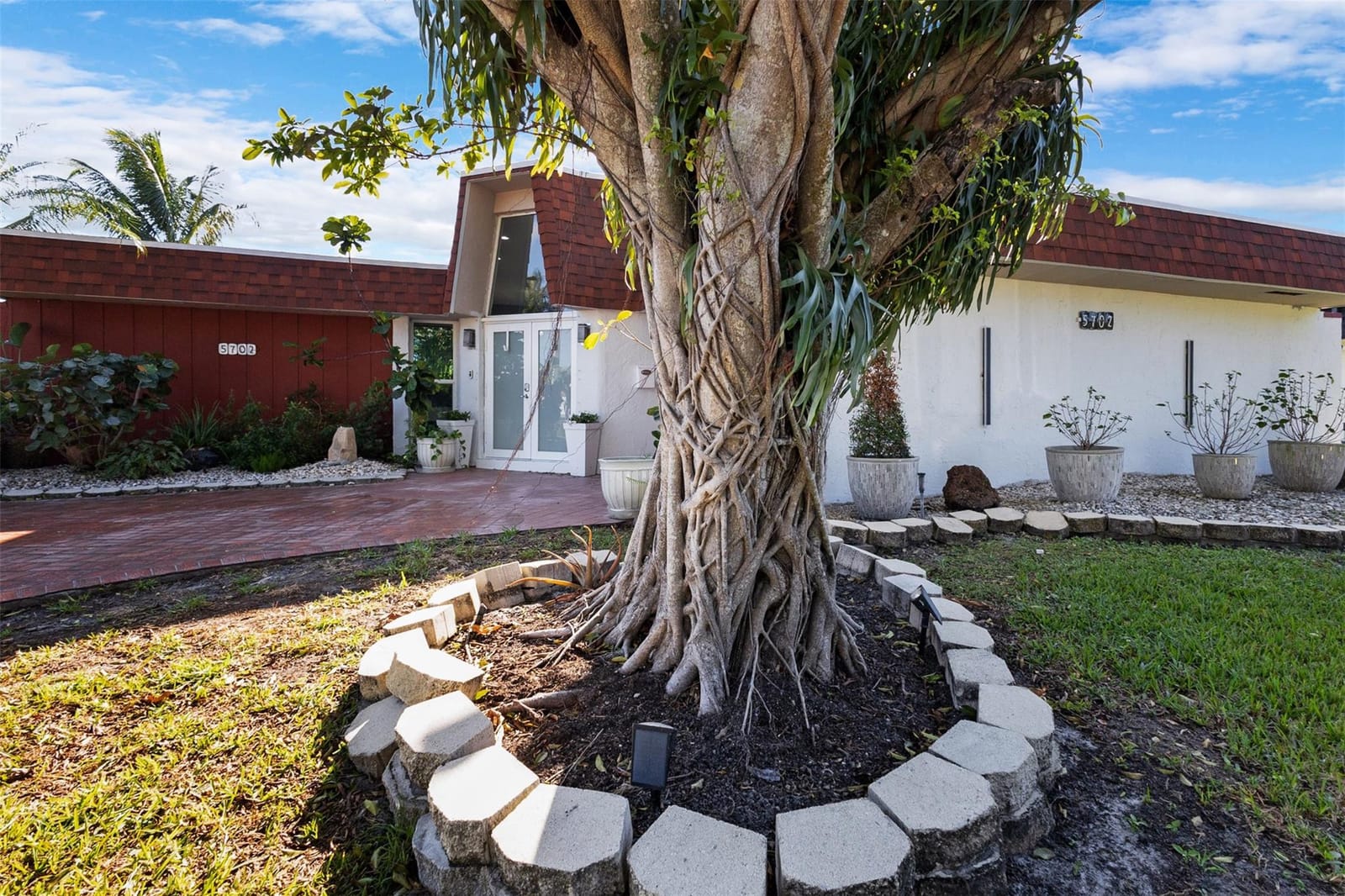 5702 Melaleuca Drive — photo 3