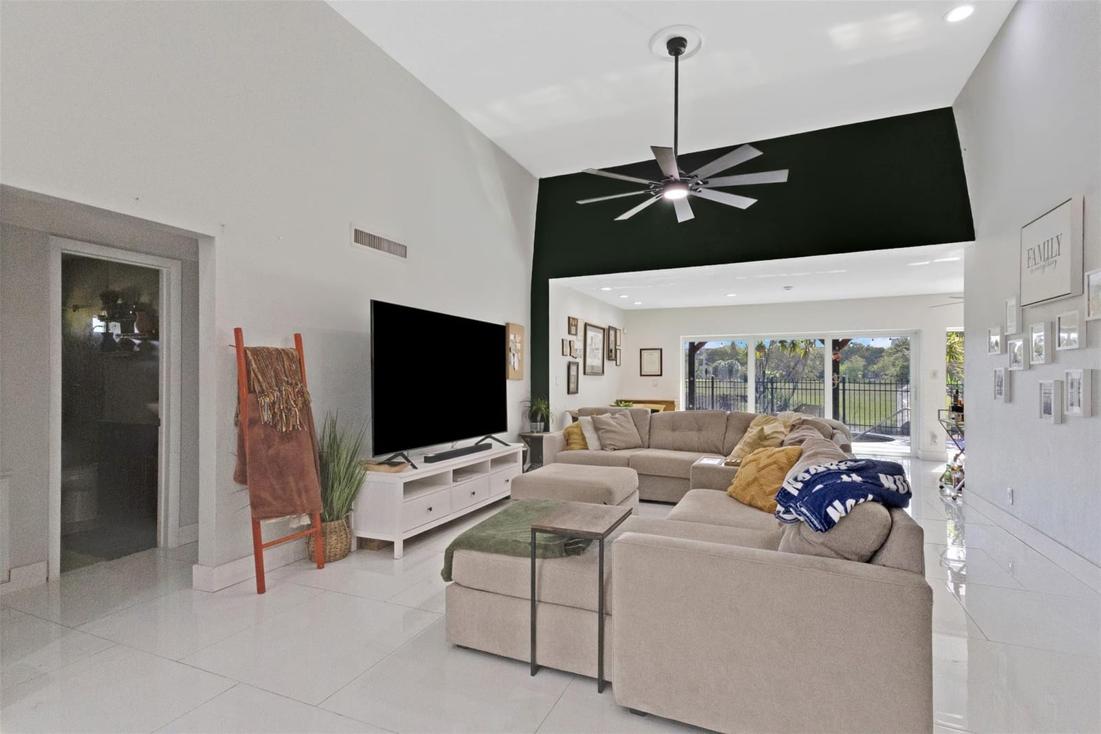 5702 Melaleuca Drive — photo 9