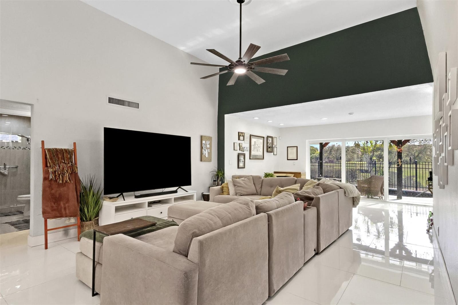 5702 Melaleuca Drive — photo 10