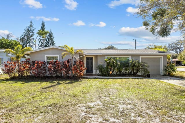 907 Antigua Avenue, Fort Pierce, FL 34982