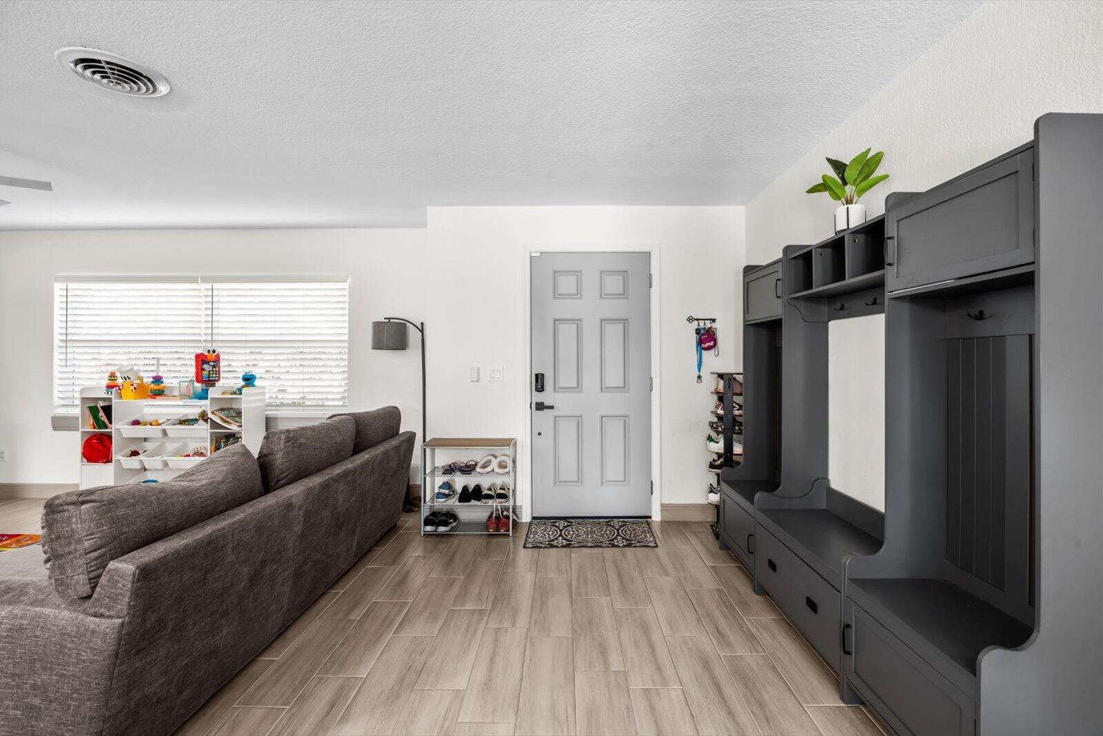 907 Antigua Avenue — photo 5