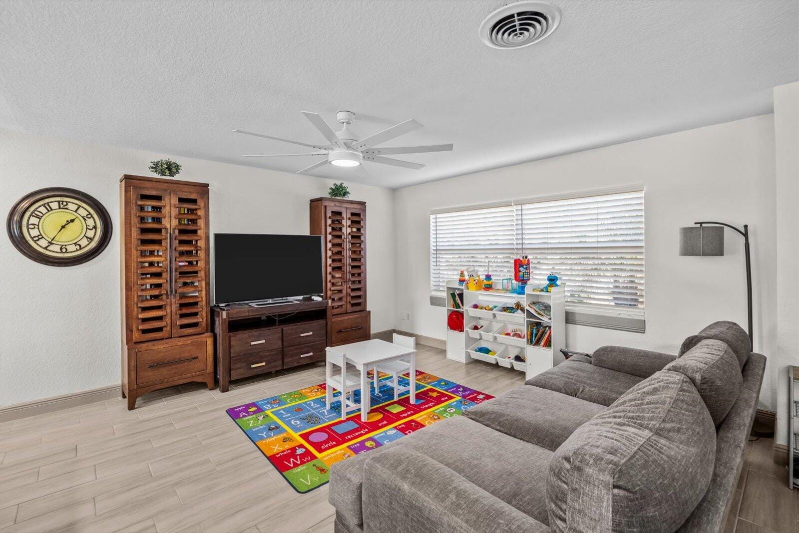 907 Antigua Avenue — photo 7