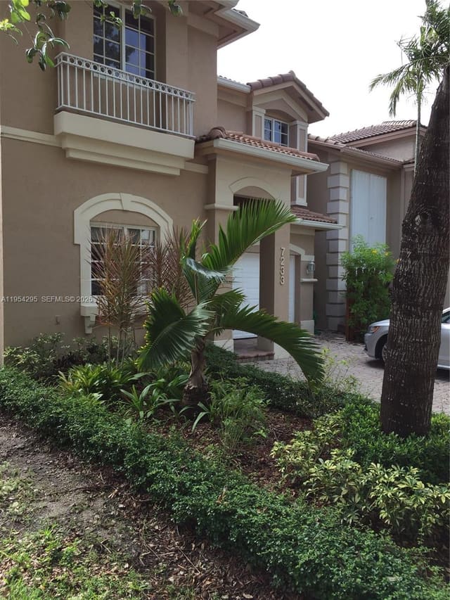 7233 NW 113th Court, Doral, FL 33178